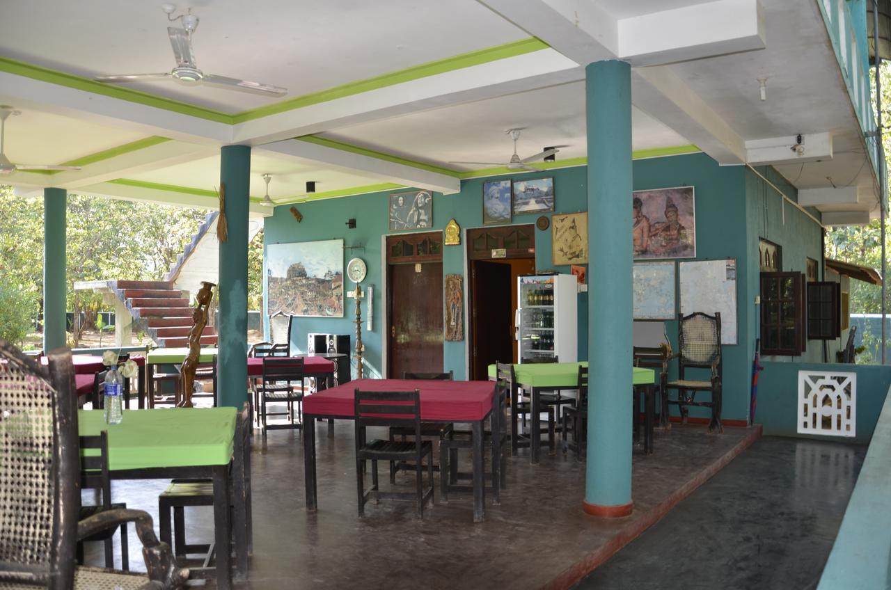 Hôtel The Lion Rock à Sigirîya Extérieur photo